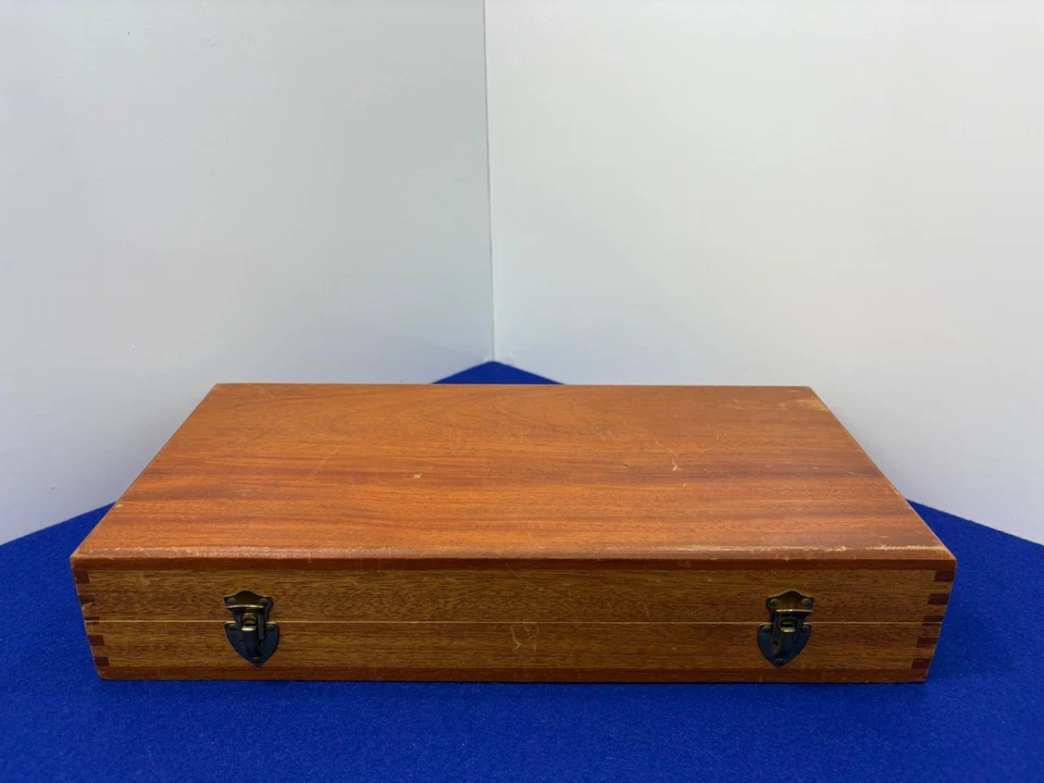 Vintage Smith&Wesson Model 29 Premium Wooden Presentation Case 8 3/8" Barrel - Image 3 of 4