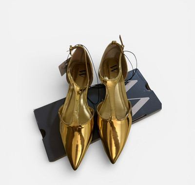 Worthington Kendie Gold Metallic Flats Women s Size 7 M Pointed Toe Ankle Strap