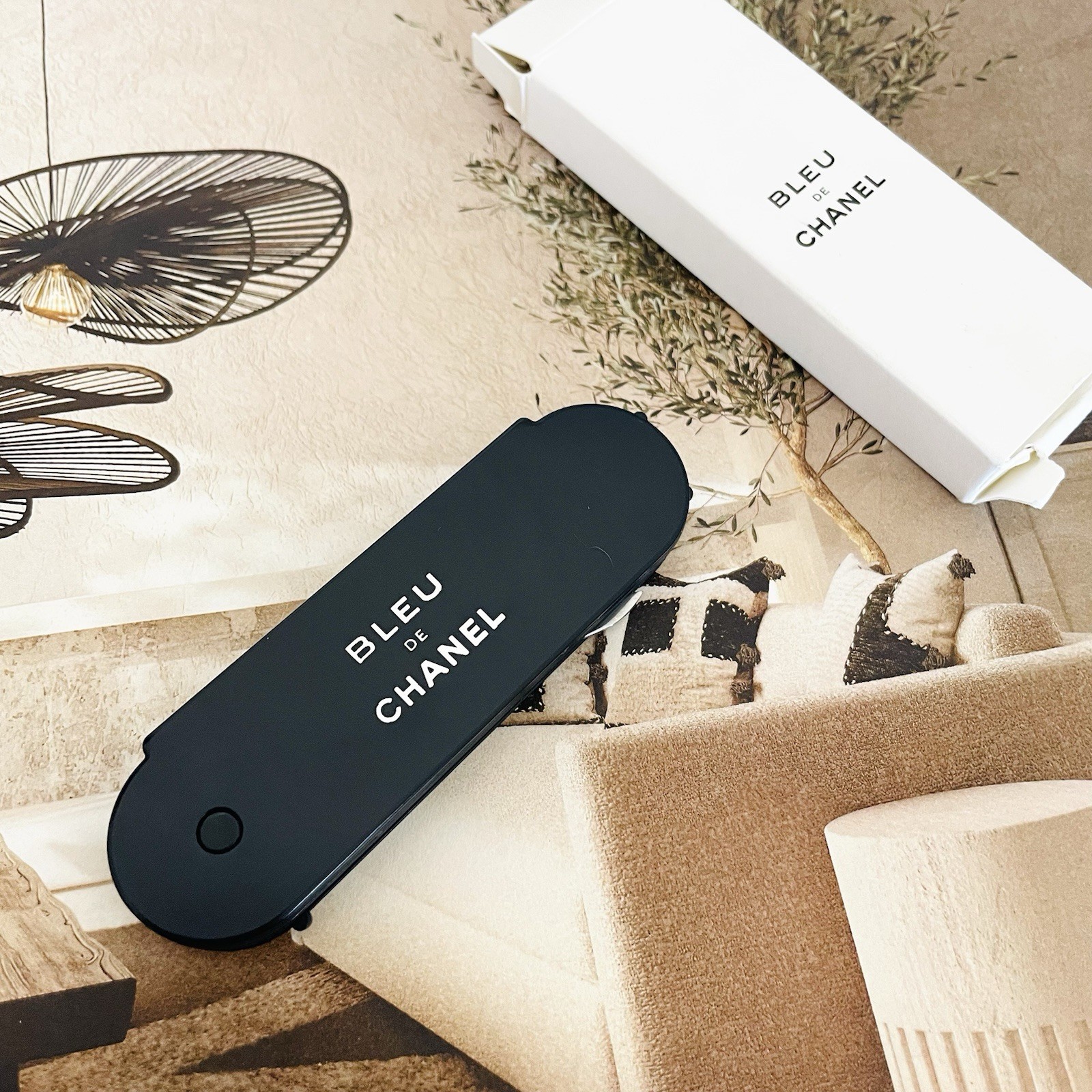 Chanel Bleu 3-in-1 Pocket Grooming Tool thumbnail 3