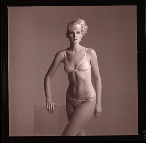 LQQK 3 vintage 1983 negative MARVELOUS LINGERIE FASHION MODEL NEXT DOOR #77