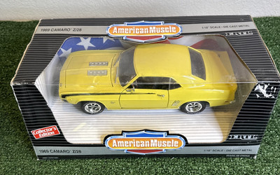 Chevrolet Camaro Z28 1998 Grün Cabrio von ERTL die cast 1/18 (Neu und