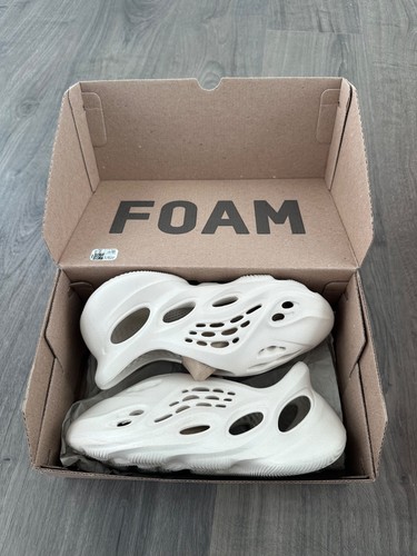 Size 4 - Yeezy Foam RNNR Sand