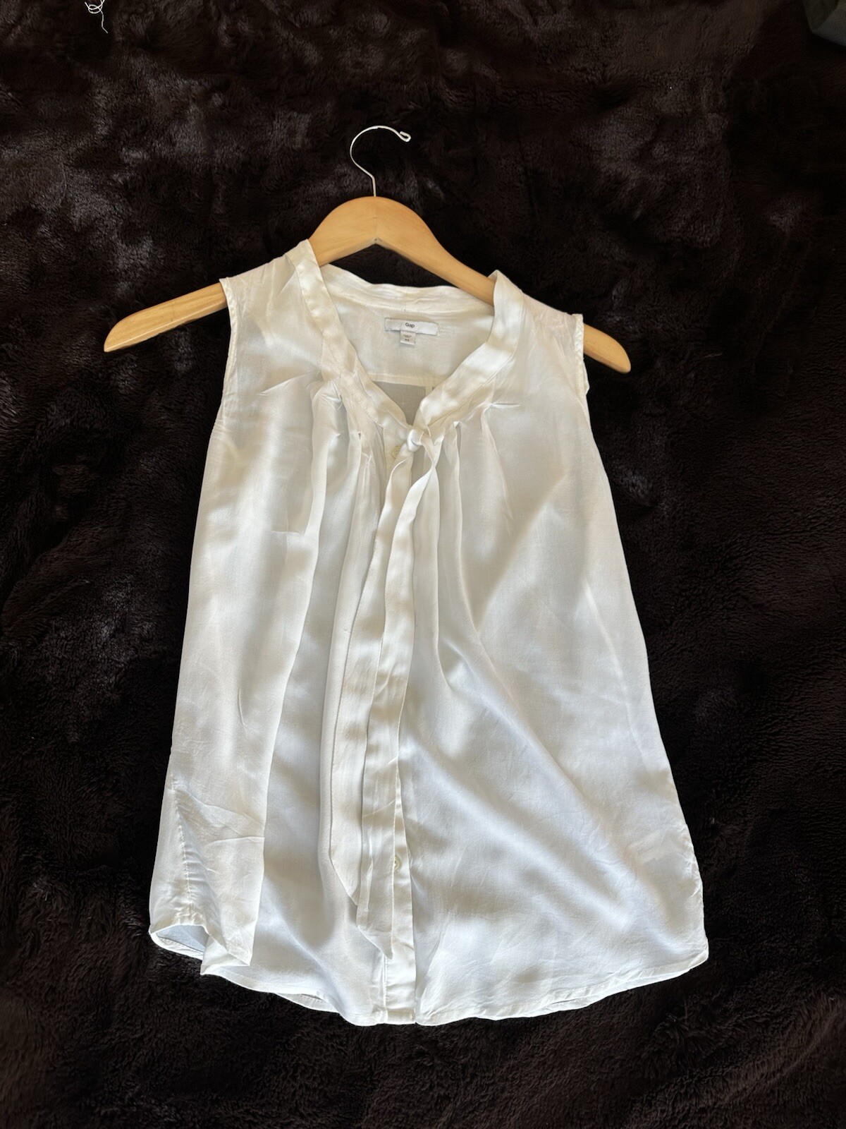GAP White Sleeveless Button Down Blouse - image 4