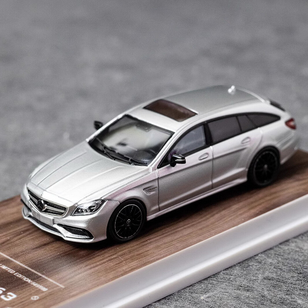 MJ 1/64 Scale Mercedes-Benz CLS 63 AMG Wagon Silver Diecast Car