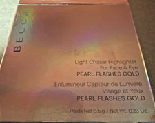 BECCA Light Chaser Highlighter For Face & Eye " Pearl Flashes Gold" 0.23 fl NIB