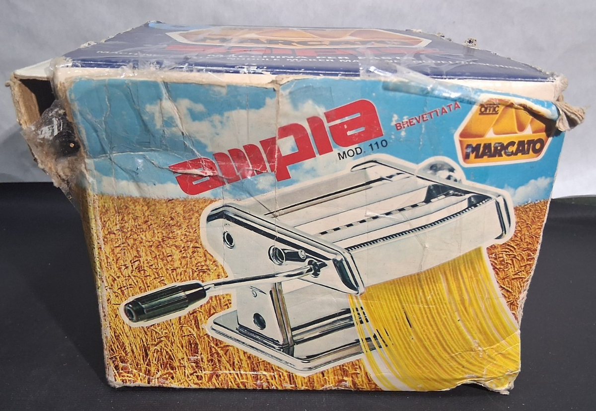 Machine pates marcato - Table de cuisine