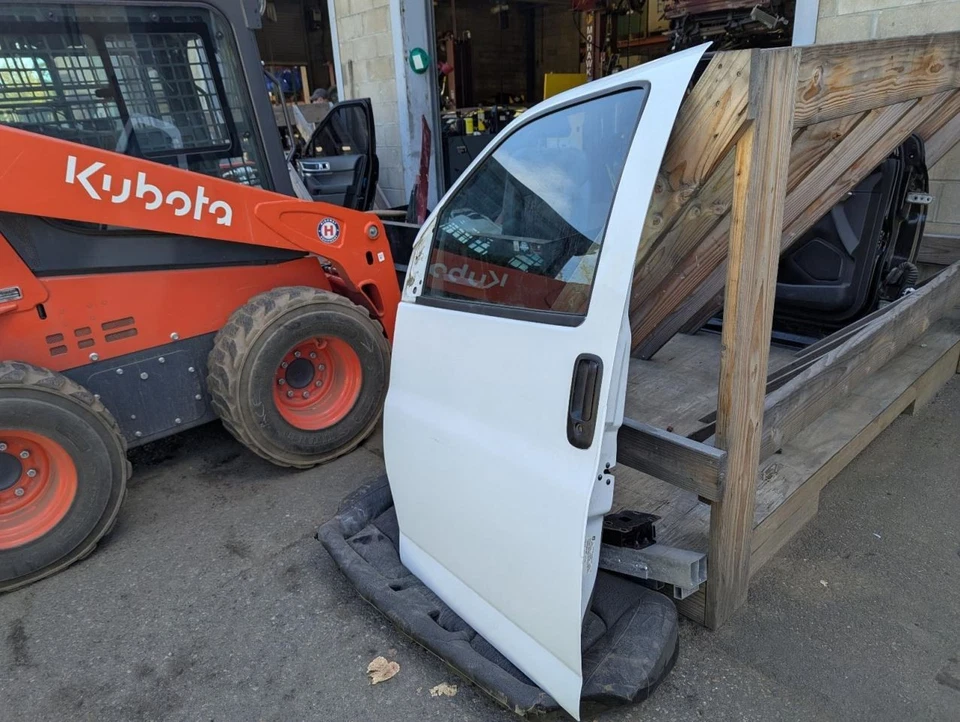 (LOCAL PICKUP ONLY) Driver Left Front Door Manual Fits 03-15 EXPRESS 2500 VAN 79 Foto 3 de 4