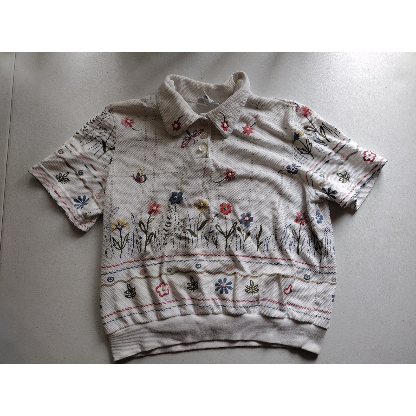 Alfred Dunner Petite White Floral Embroidered Waffle Knit Polo Top Medium