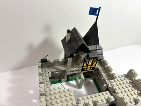 LEGO Castle: Black Falcons:  Black Falcon's Fortress 6074 (1986) Vintage