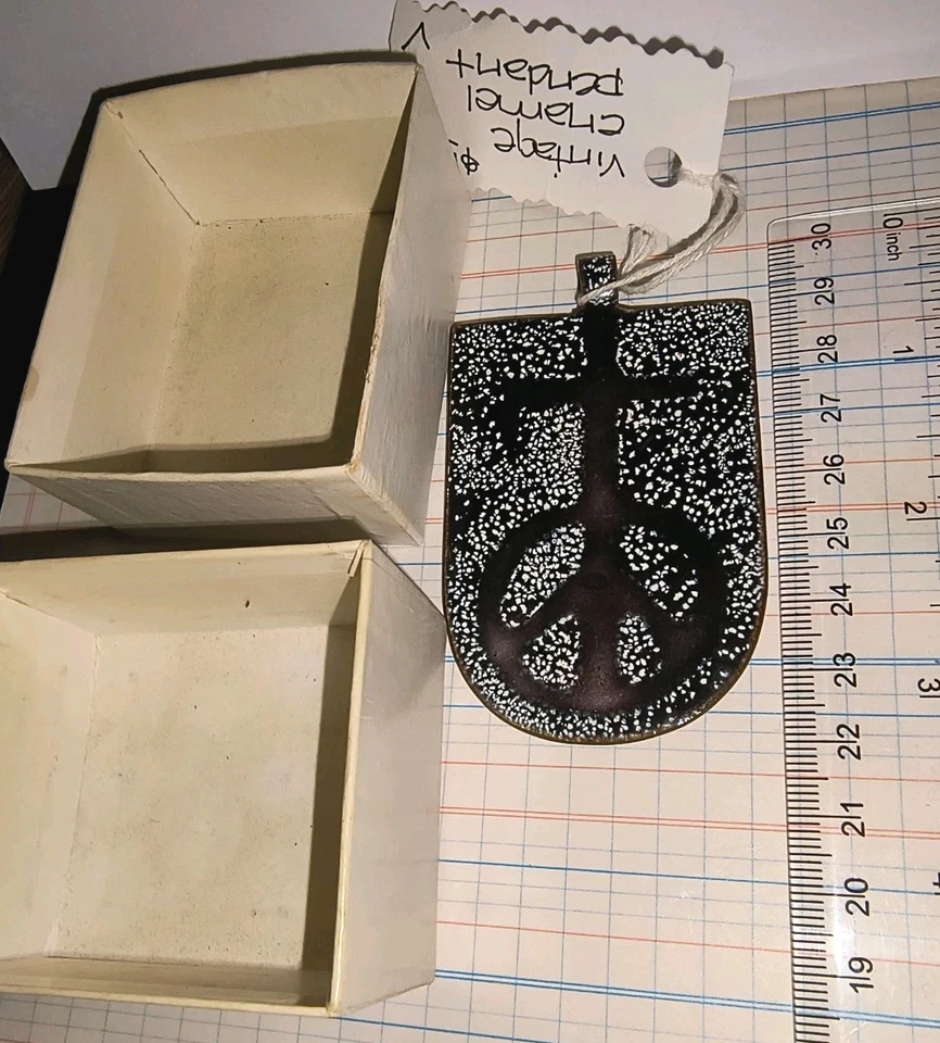 Llavero colgante símbolo paz bronce esmaltado de 3 1/4" encanto artista pesado hecho a mano Foto 3 de 4