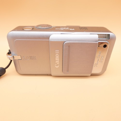 #ad Vintage Canon PowerShot S60 5.0 MP Digital Camera 3.6x Zoom Silver PARTS OR FIX $19.95