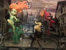 Mattel POLLY POCKET 2012 SDCC DC Villains Poison Ivy Catwoman Harley Quinn 2012