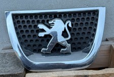 Emblem Logo Chrom Abzeichen Stoßstange vorne Peugeot 3008 09-13 9685973077