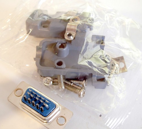 Connecteur VGA Femelle 15 broches + boitier Female HD15 connector 15 pins + box - Bild 4 von 5