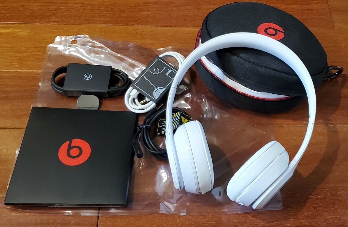 Beats by Dr. Dre Studio Wired Headband Headphones - White Beats by Dr. Dre Studio Wired Headband Headphones - White