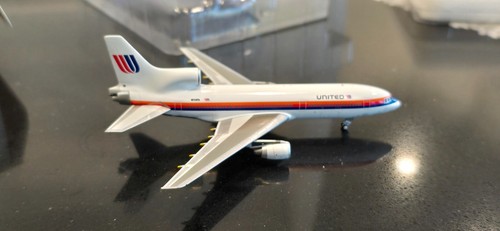 NG Models United Airlines L1011-385-3-500 1:400 35006 Saul Bass Cols N514PA - Imagen 8 de 12