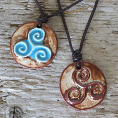 Triskele Halskette - Kelten Pagan Wikinger Schmuck Amulett - natürlich vegan - Bild 1 von 4