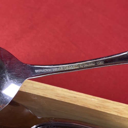 100+ Piece Set Of Vintage Distinction Deluxe Stainless By Oneida HH - Picture 3 of 14