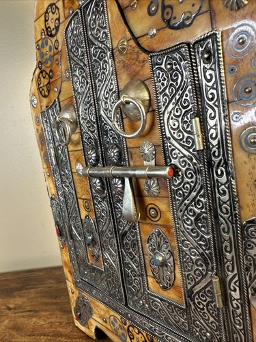 RARE Moroccan Camel Bone & Stones Mirror Handmade Medina Doors Of Marrakech 16” - Picture 5 of 13