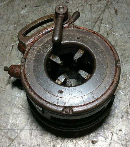 EGA-KUT Hand Pipe Threader / Die Stock | Size 1/2" to 2" | 1" - 1 1/4"  BSP Dies - Picture 1 of 5