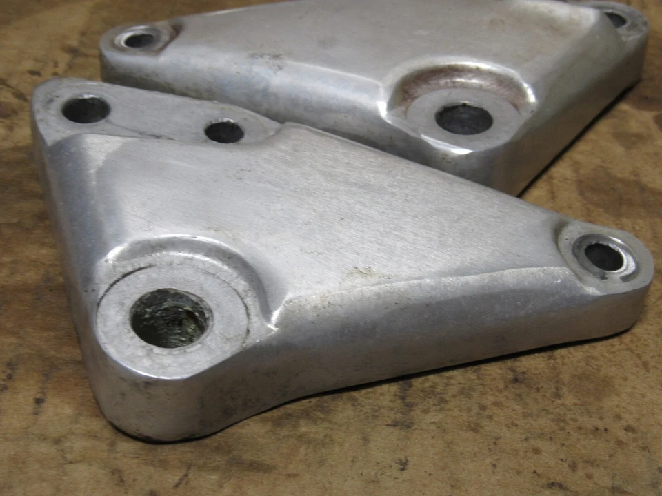 Honda CM400E 1981 CM400 clavija soportes delanteros izquierda derecha 50700-447-000 Foto 2 de 4