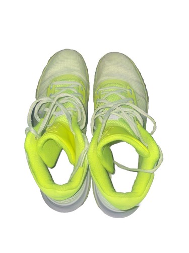 Size 11.5 - Nike Kyrie Flytrap 4 Barely Volt - Picture 5 of 5
