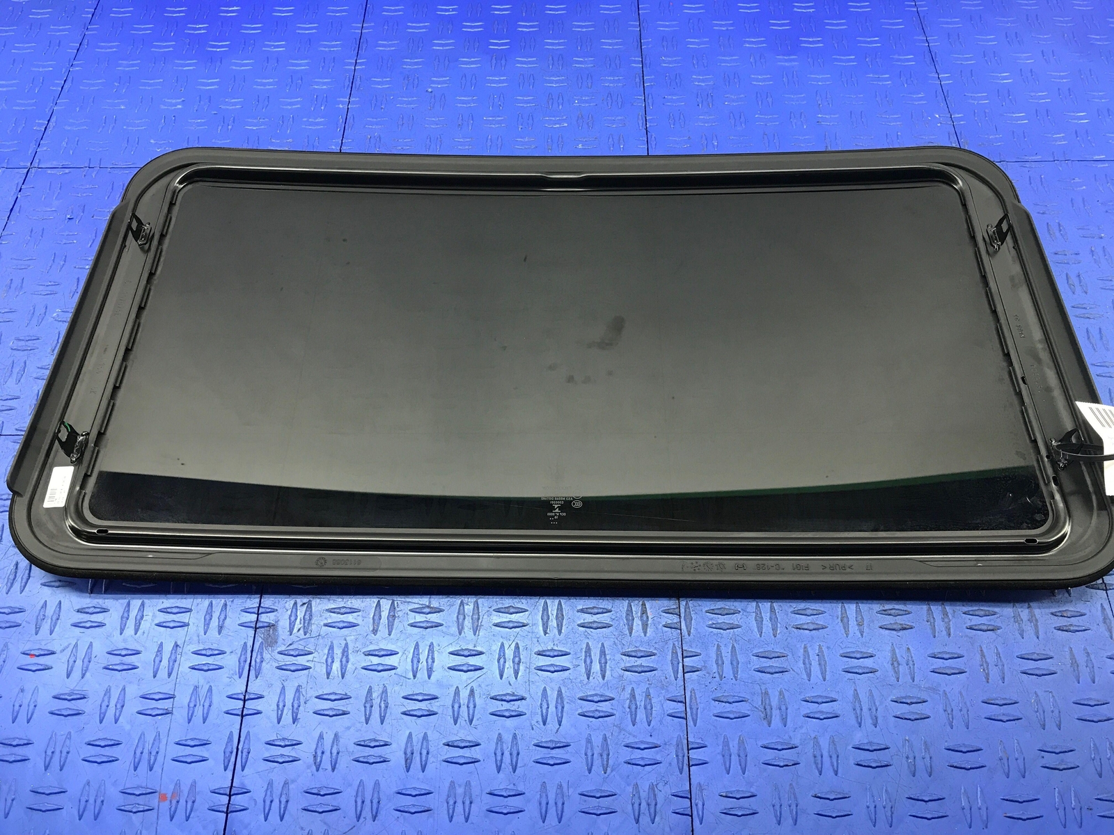 2014-2021 MASERATI QUATTROPORTE M156 SUNROOF GLASS WINDOW ONLY 6117075D OEM 2017