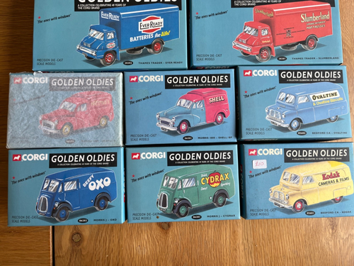 FULL SET OF 12 CORGI - GOLDEN OLDIES COMPLETE WITH POSTER. FREE P&P - Picture 2 of 4