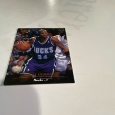 Upper Deck Terry Cummings #245 Milwaukee Bucks 1995-96 Basketball Trading Card