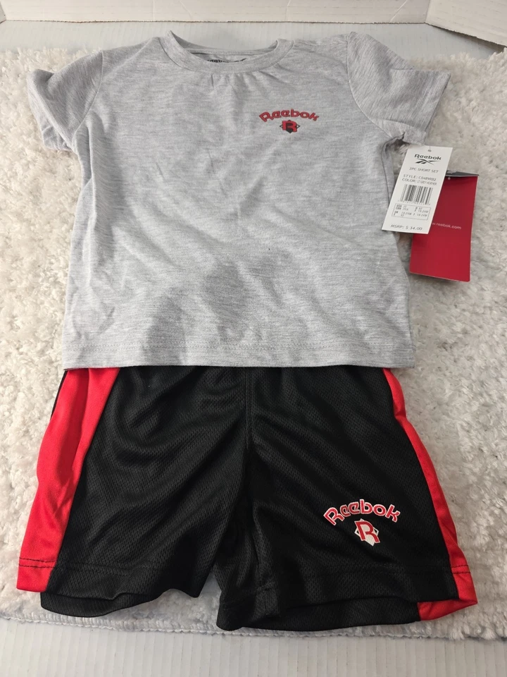 Conjunto de 2 piezas Reebok para niños pequeños talla 2T Foto 2 de 4