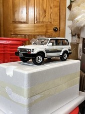 1:18 Scale Kengfai Toyota Land Cruiser LC80 White Diecast Model Car