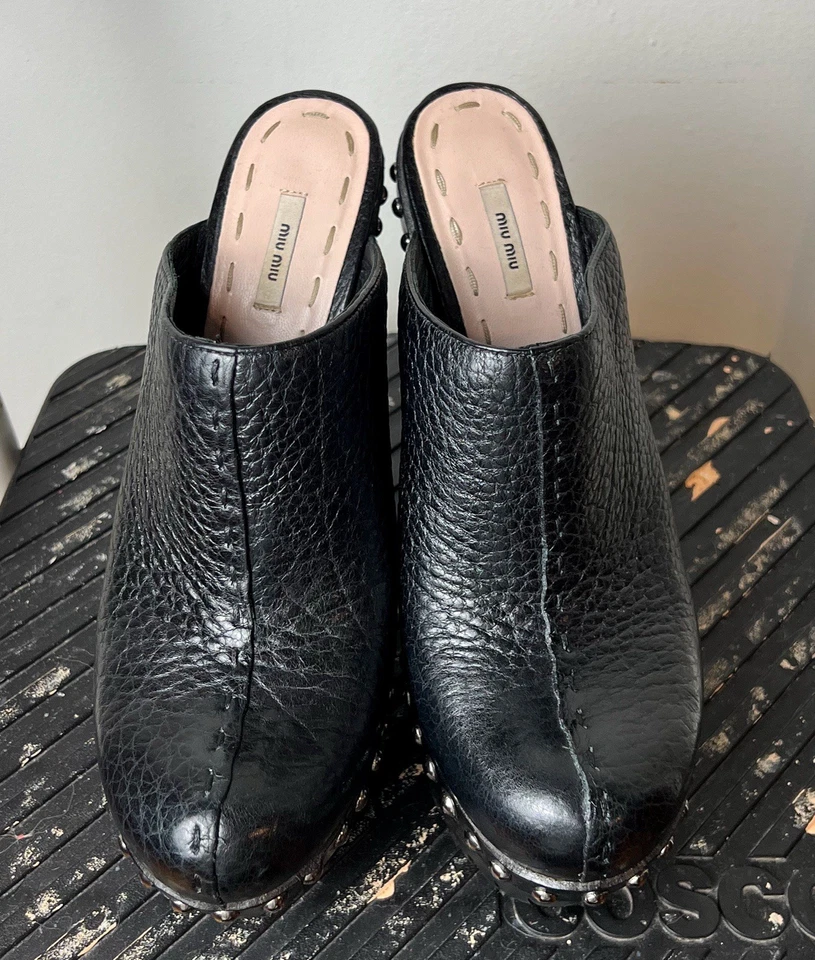 Zuecos de plataforma alta Miu Miu talla 35 5 cuero tachonado alto para mujer Y2K Foto 2 de 4