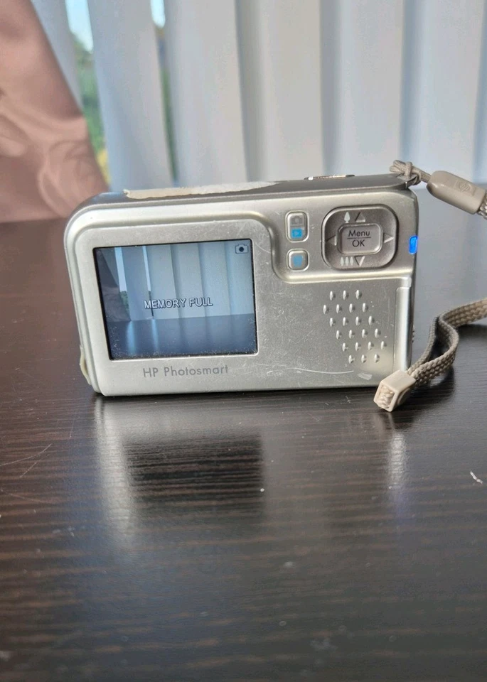 HP Photosmart E427 6.0MP CCD SENSOR  Digicam .  Tested & Fully Working - Image 3 of 4