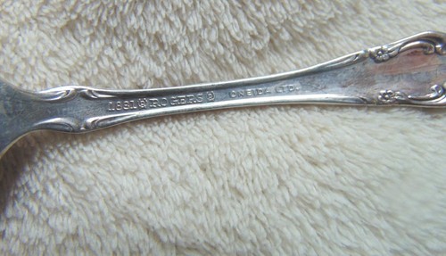 Vintage Oneida BAROQUE ROSE Silverplate Relish Slotted Spoon 6 3/4 Glossy 1967 - Picture 4 of 4