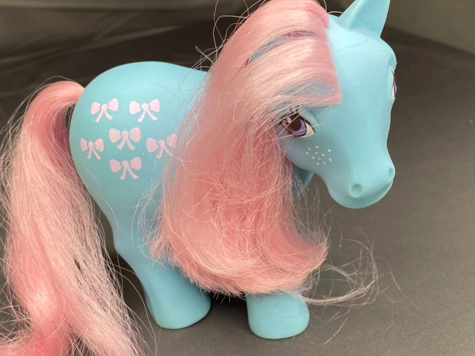 Gravata borboleta Hasbro My Little Pony G1 azul rosa 1983 cavalo vintage - Imagem 4 de 4
