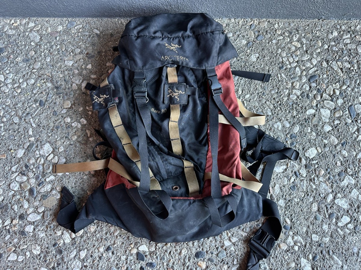 Arc'teryx Bora 30 Backpack Used 90s Canada Durable Travel Hiking