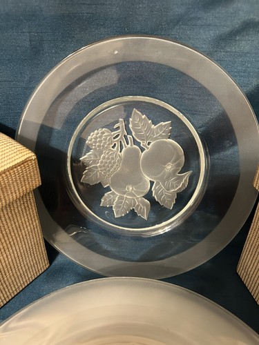 Imperial Glass Intaglio Frosted Fruit -Luncheon Salad Dessert Plates -6 - Picture 2 of 4