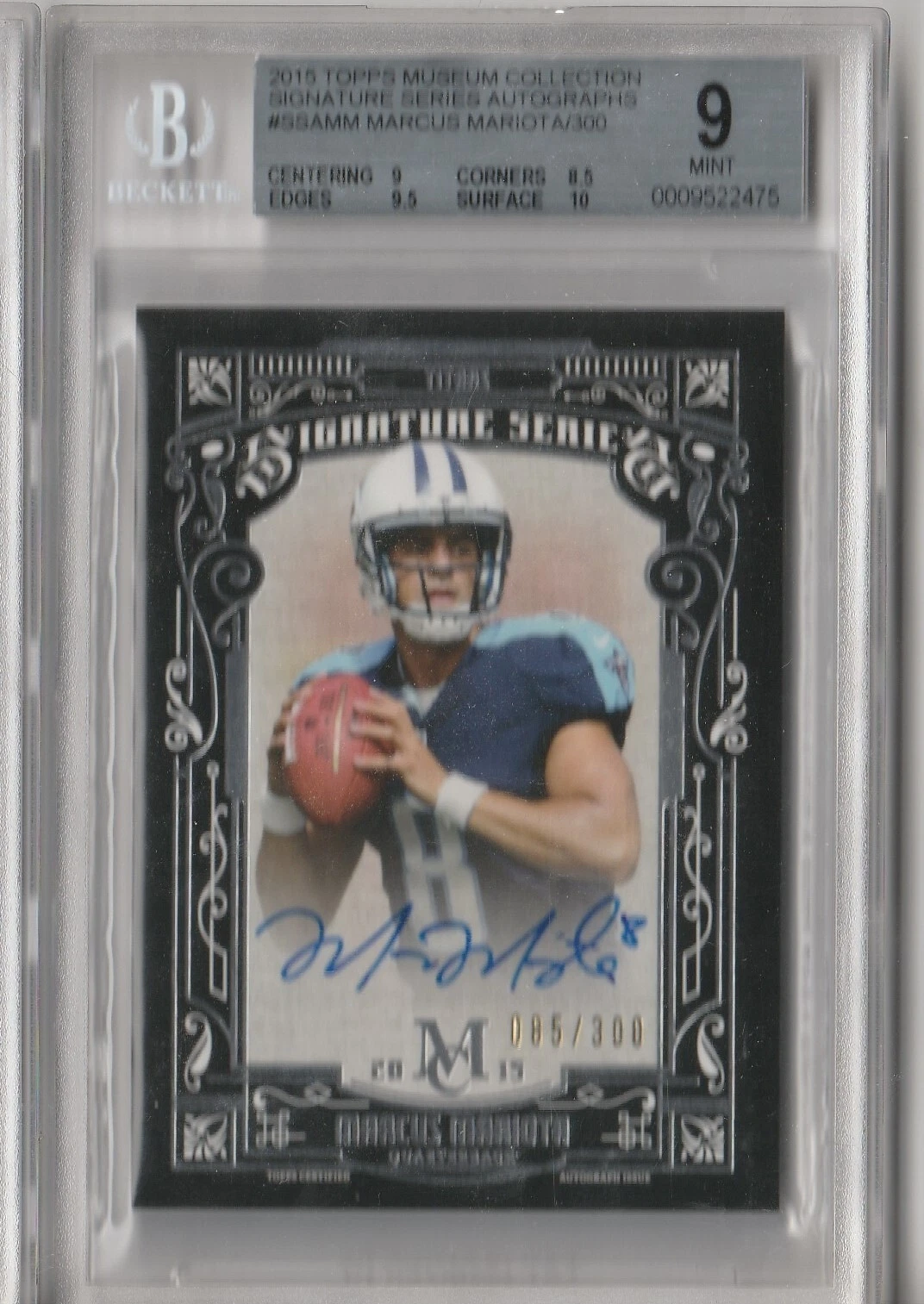 Marcus Mariota Topps Museum Collection Signature Series Autograph #MM Base