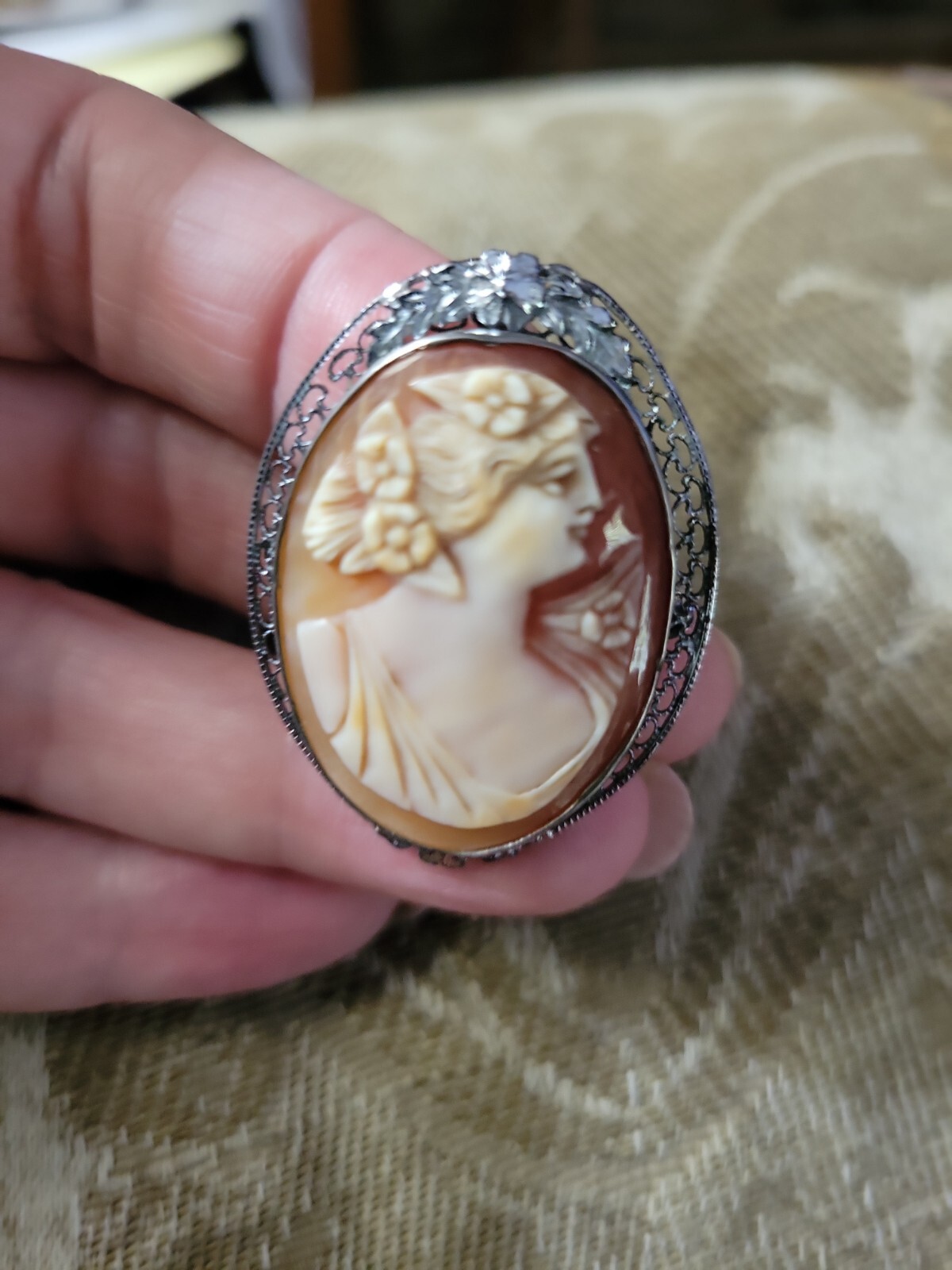 VINTAGE Cameo Ladies Brooch Pin / Pendant. Purcha… - image 2