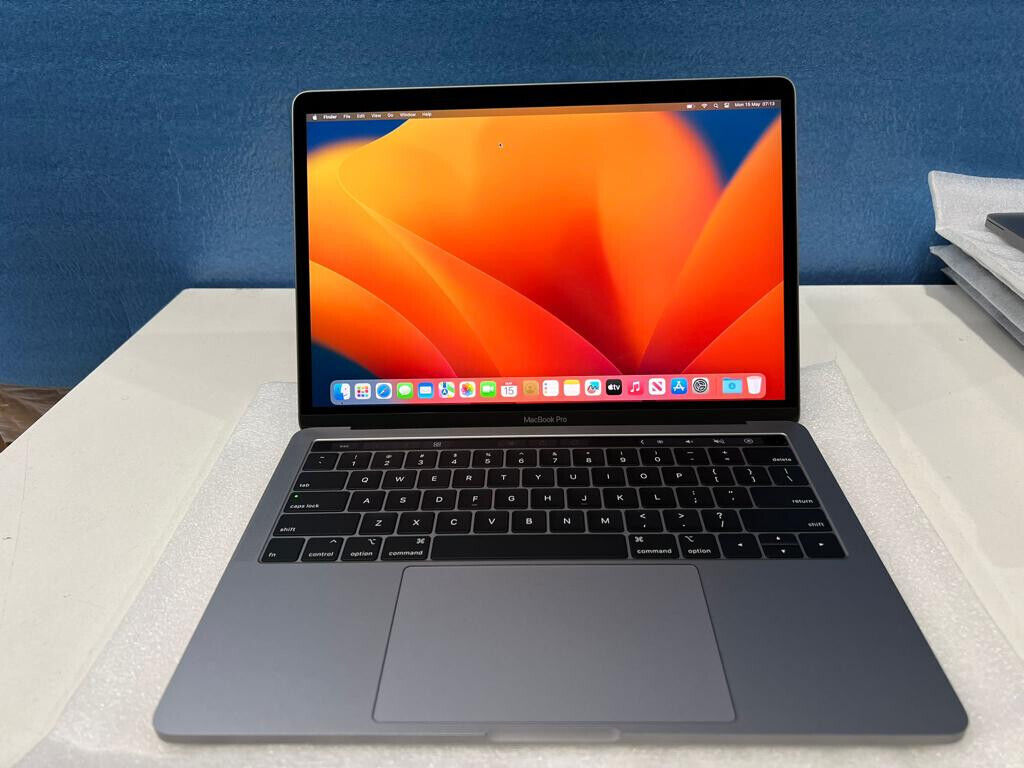 Apple MacBook Pro 13 2017 Silver Core i5 2.3Ghz 8GB 256GB SSD B Grade  Warranty