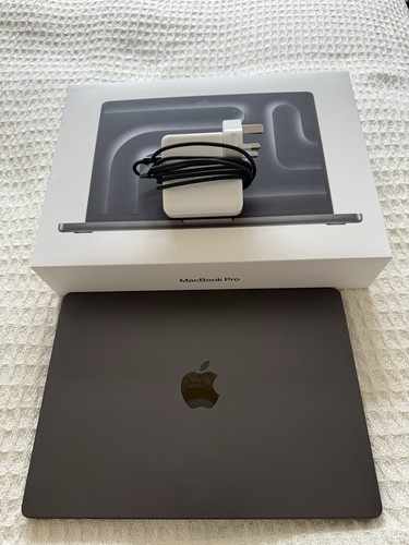 Apple MacBook Pro 14-inch M3 Max Chip - 36GB Memory - 1TB SSD - Afbeelding 6 van 14