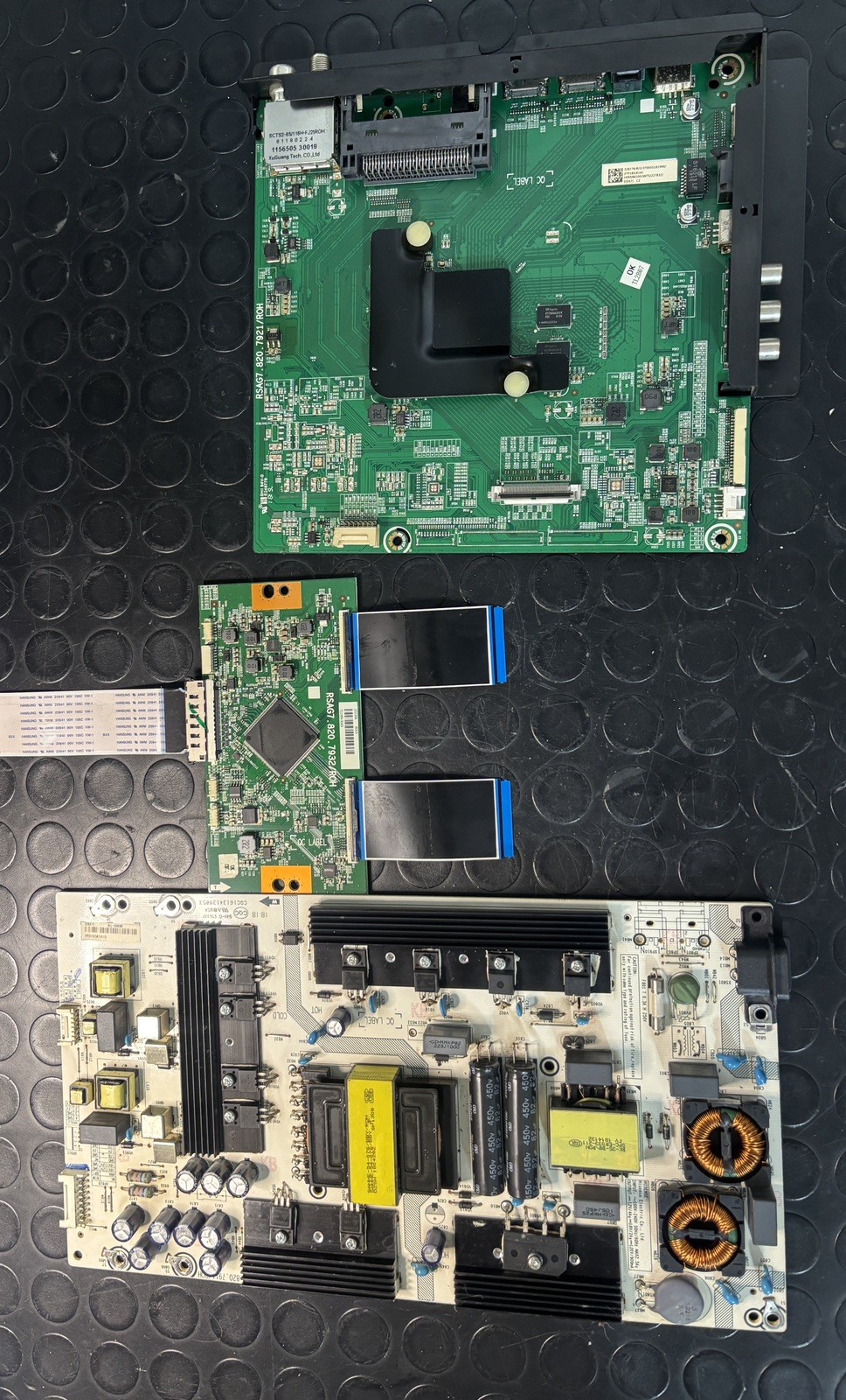 HISENSE H65A6120 Mainboard + psu + Tcon