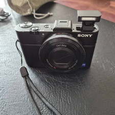 Sony Cyber-Shot RX100 II Digitalkamera, 20,2 MP, 3,6-facher optischer Zoom