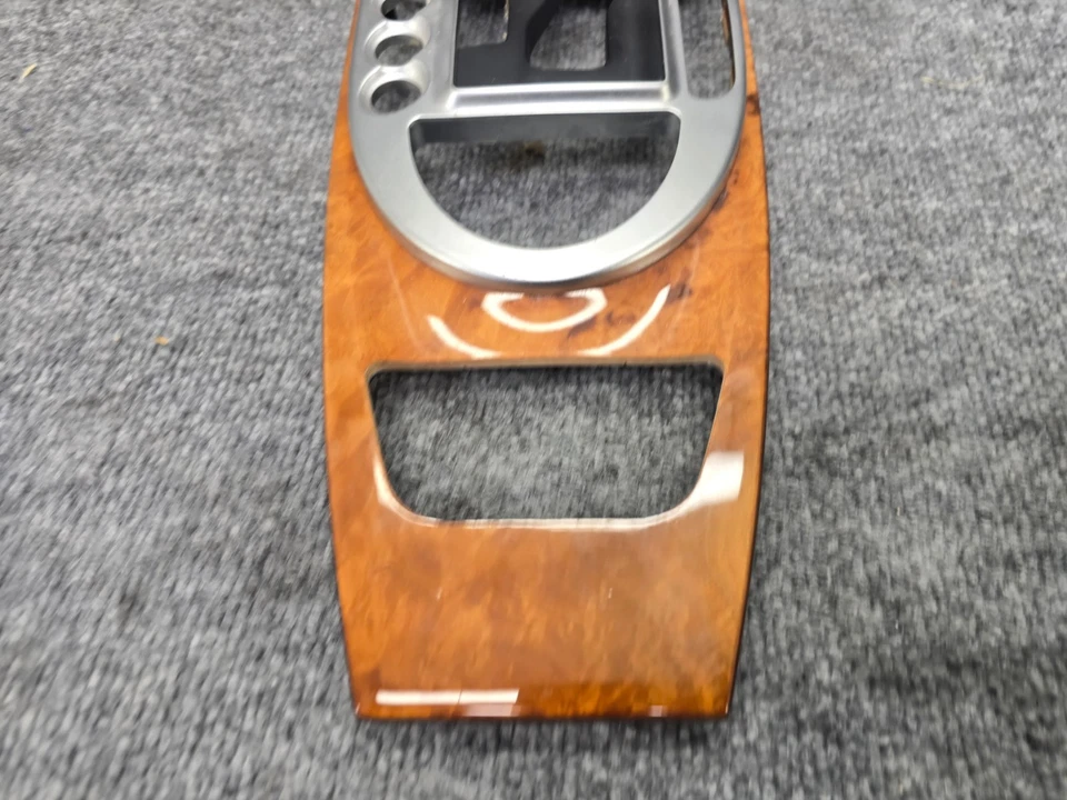 AMG MONTAJE DE MOLDURA CONSOLA CENTRAL 2009-2012 MERCEDES R230 SL63 AMG OEM Foto 2 de 4