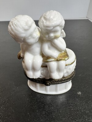 Vintage Midwest of Cannon Falls Beautiful Angel Hinged Pillbox - New Never Used