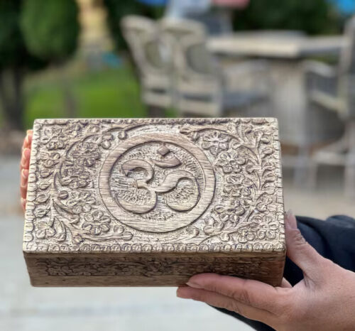 Caja de almacenamiento de madera para recuerdo de baratija de joyería tallada a mano OM - ¡¡ENVÍO RÁPIDO!!! - Imagen 8 de 8