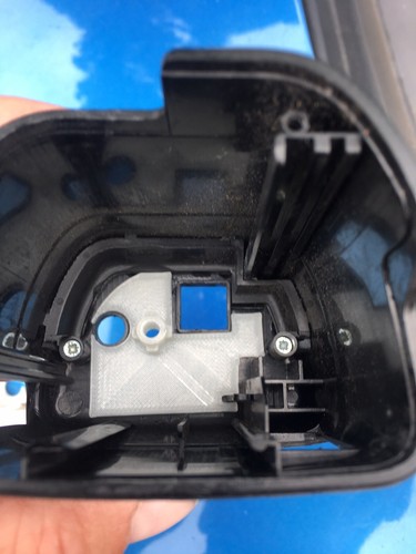 VW Passat B5.5 Estate + Mk4 Golf / Bora 98-05 Parcel Shelf Repair Kit - Picture 7 of 9