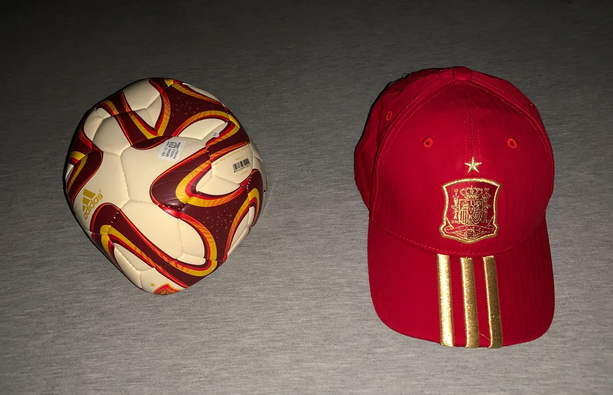 Brokke sig Entreprenør Stien ADIDAS Spain BRAZUCA BALL Size 5 LA ROJA 🇪🇸 2014 World Cup Strap RED Hat  LOT | eBay
