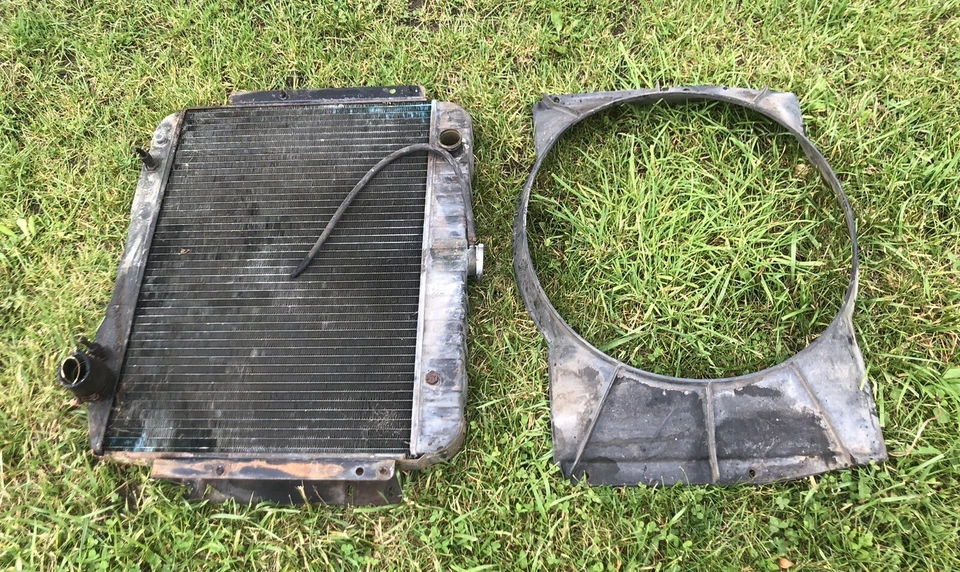 Radiador furgoneta vintage años 70 MOPAR Plymouth Dodge Chrysler serie B 4030 316 59538 Foto 3 de 4