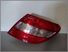 Mercedes Benz W204 Limo Rückleuchte Rücklicht RECHTS 2048200264 korrodiert